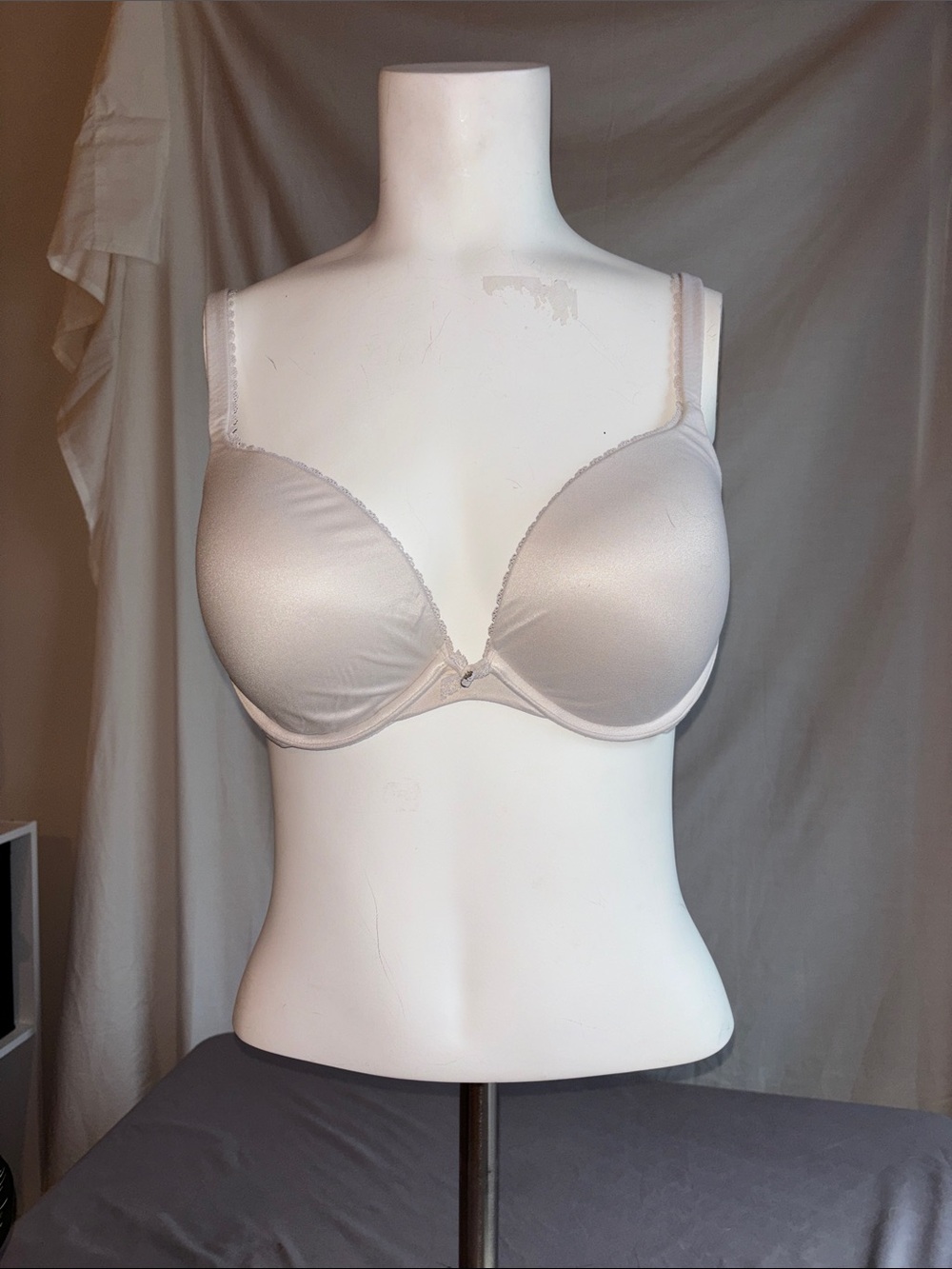 Victoria's Secret Smooth T-Shirt Bra - Body by Victoria Push-up